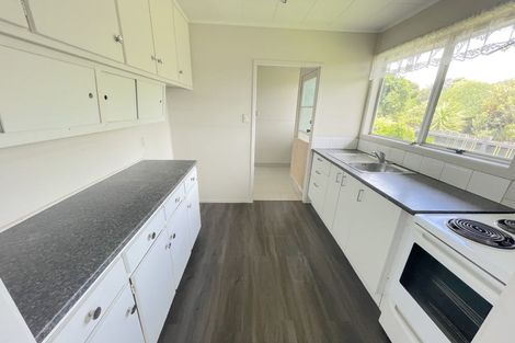 Photo of property in 2/50 Sikkim Crescent, Clover Park, Auckland, 2019