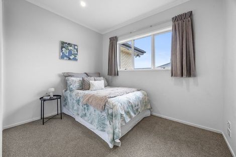 Photo of property in 5 Malbec Place, Huapai, Kumeu, 0810