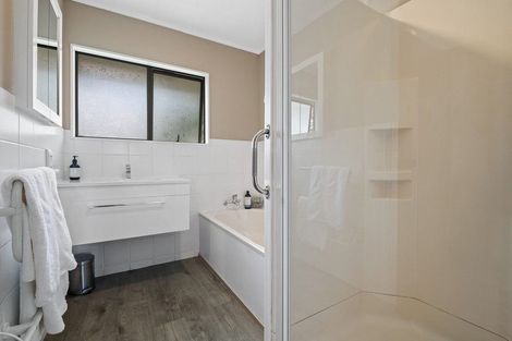 Photo of property in 30 Seagrove Road, Waiau Pa, Pukekohe, 2679