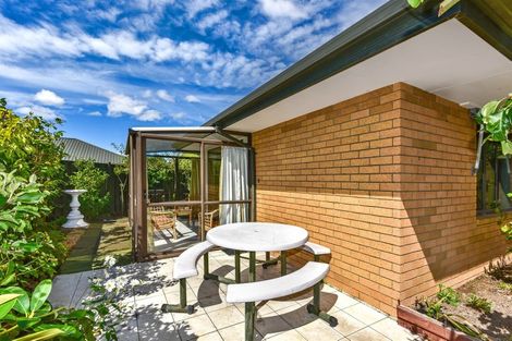 Photo of property in 5 Villa Grove, Ilam, Christchurch, 8041