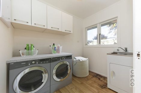 Photo of property in 407a Main Road, Huapai, Kumeu, 0810