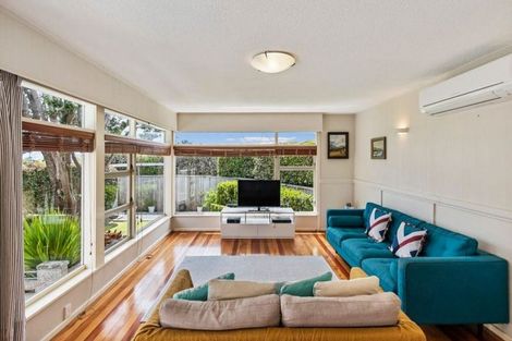 Photo of property in 66 Beach Haven Road, Beach Haven, Auckland, 0626
