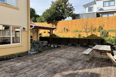 Photo of property in 9 Bickleigh Grove, New Lynn, Auckland, 0600