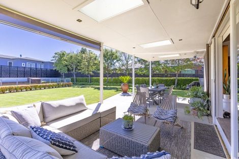 Photo of property in 15 Goodger Street, Waipukurau, 4200