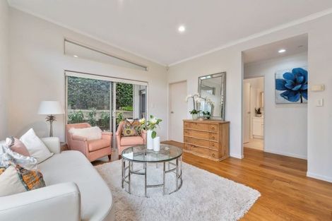 Photo of property in 9 Tobago Place, Sunnynook, Auckland, 0620