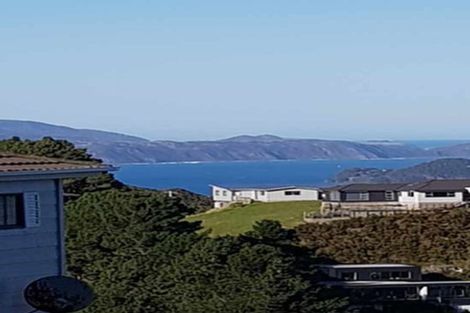 Photo of property in 4 Stroud Way, Newlands, Wellington, 6037