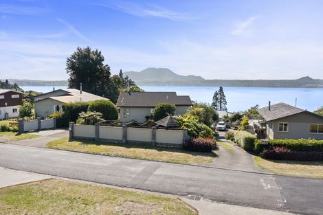 Photo of property in 2/12 Isobel Street, Acacia Bay, Taupo, 3330