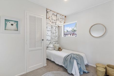 Photo of property in 90 Seabrook Avenue, New Lynn, Auckland, 0600