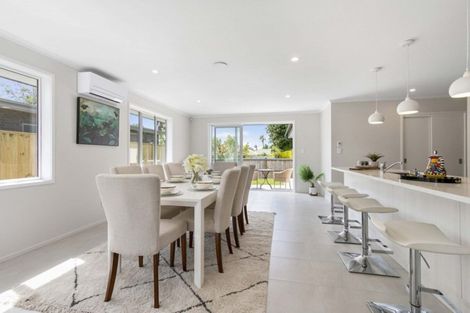 Photo of property in 8 Waituarua Drive, Takanini, 2112