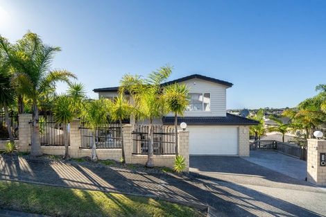 Photo of property in 5 Bintulu Place, Fairview Heights, Auckland, 0632