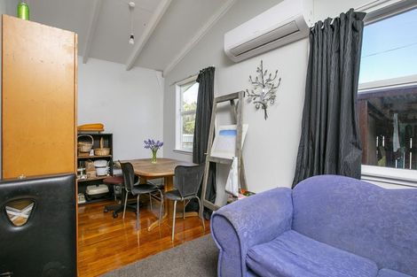 Photo of property in 11 Hardie Grove, Featherston, 5710