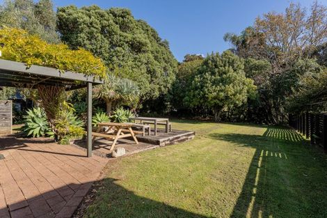 Photo of property in 28 Hahei Beach Road, Hahei, Whitianga, 3591