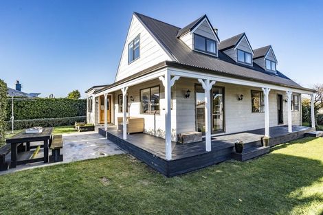 Photo of property in 10 Luxton Place, Rangiora, 7400