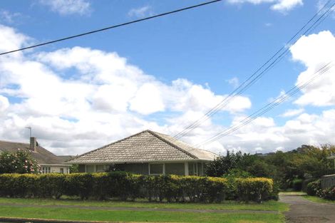 Photo of property in 2/13 Otakau Road, Milford, Auckland, 0620