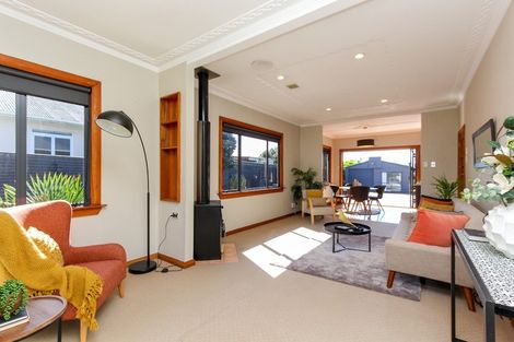 Photo of property in 21 Record Street, Fitzroy, New Plymouth, 4312