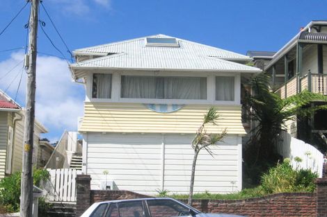 Photo of property in 33 Todman Street, Brooklyn, Wellington, 6021