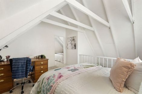 Photo of property in 2/1 Mulberry Place, Glenfield, Auckland, 0629