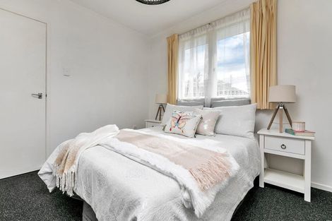 Photo of property in 16 Patts Avenue, Glendene, Auckland, 0602