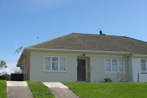 Photo of property in 33 Jackson Street, College Estate, Whanganui, 4500