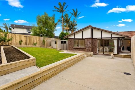 Photo of property in 15 Charles Prevost Drive, The Gardens, Auckland, 2105