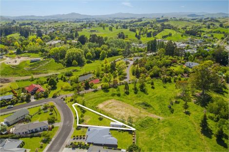 Photo of property in 8 Parkland Drive, Waipawa, 4210