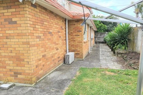 Photo of property in 11 Heath Avenue, Northcote, Auckland, 0627