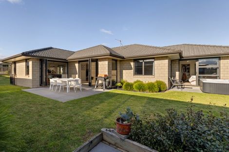 Photo of property in 60 Puhirake Crescent, Pyes Pa, Tauranga, 3112