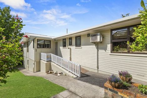 Photo of property in 8 Kauri Road, Birkenhead, Auckland, 0626