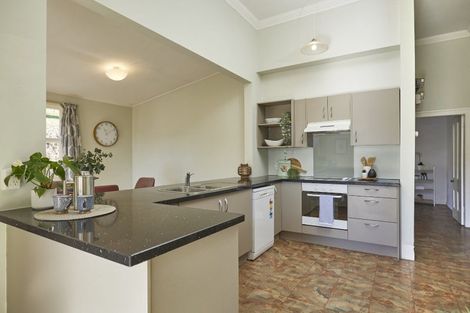 Photo of property in 125 Wellington Street, Picton, 7220