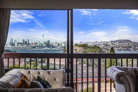 Photo of property in 35 Chatswood Grove, Chatswood, Auckland, 0626