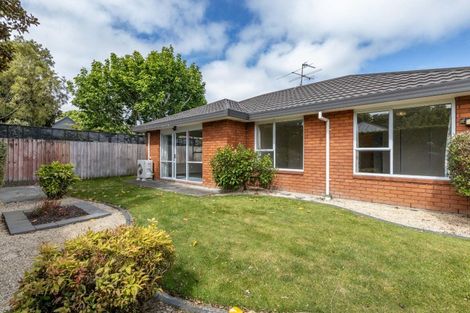Photo of property in 2/86 Aorangi Road, Bryndwr, Christchurch, 8053
