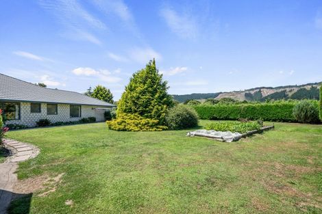 Photo of property in 51 Pohutukawa Drive, Levin, 5571