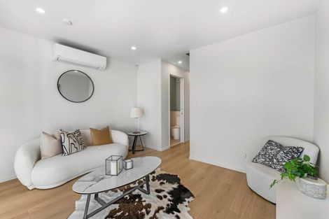 Photo of property in 6a Waiohua Road, Greenlane, Auckland, 1061