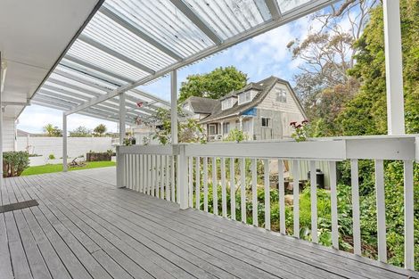 Photo of property in 18 Lanham Lane, Massey, Auckland, 0614
