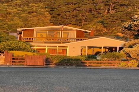 Photo of property in 20 Maire Street, Eastbourne, Lower Hutt, 5013