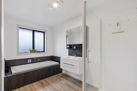 Photo of property in 120 Northmoor Boulevard, Rolleston, 7615