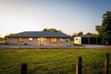 Photo of property in 841 Makerua Road, Tokomaru, Palmerston North, 4474