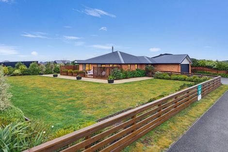 Photo of property in 2/3 Loe Place, Amberley, 7410