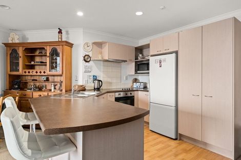 Photo of property in Paramount Apartments, 2/281 Maunganui Road, Mount Maunganui, 3116