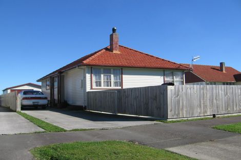 Photo of property in 24 Thames Street, Roslyn, Palmerston North, 4414