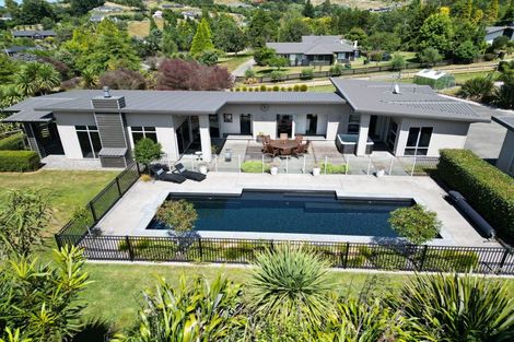 Photo of property in 27 Loch Views Road, Acacia Bay, Taupo, 3385