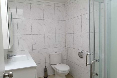 Photo of property in 4 Garner Place, Glenfield, Auckland, 0629