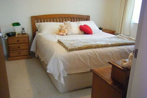 Photo of property in 12b Halyard Place, Whitby, Porirua, 5024