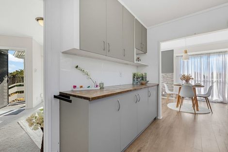 Photo of property in 38 Sunvue Road, Glen Eden, Auckland, 0602