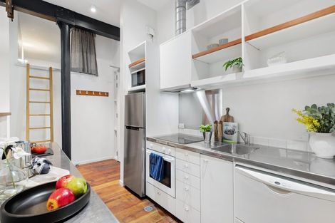 Photo of property in Hannahs Warehouse Apartments, 11/13 Leeds Street, Te Aro, Wellington, 6011