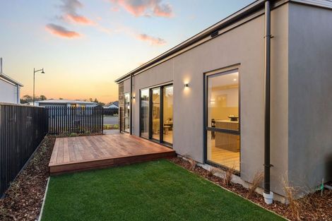 Photo of property in 21 Greystone Close, Halswell, 8025