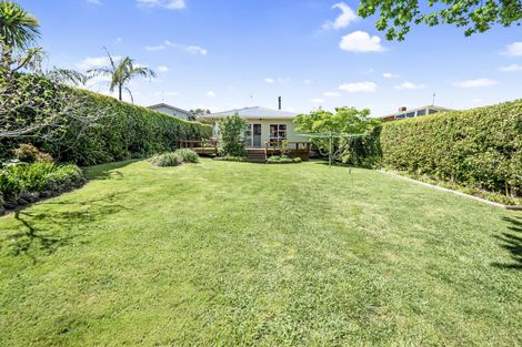 Photo of property in 72 Marine Parade, Mellons Bay, Auckland, 2014
