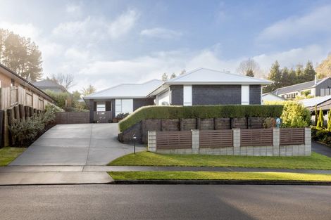 Photo of property in 284 Ballintoy Park Drive, Welcome Bay, Tauranga, 3175