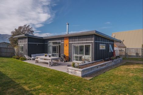 Photo of property in 8 Bell Street, Lake Hawea, Wanaka, 9382