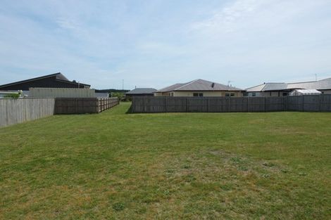 Photo of property in 6 Oxnam Place, Foxton Beach, Foxton, 4815